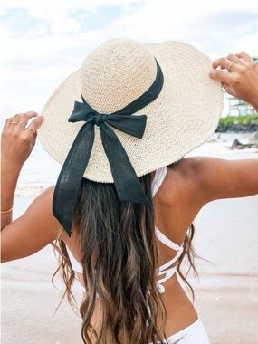 BOW ACCENT PEASANT SUN HAT - STRAW